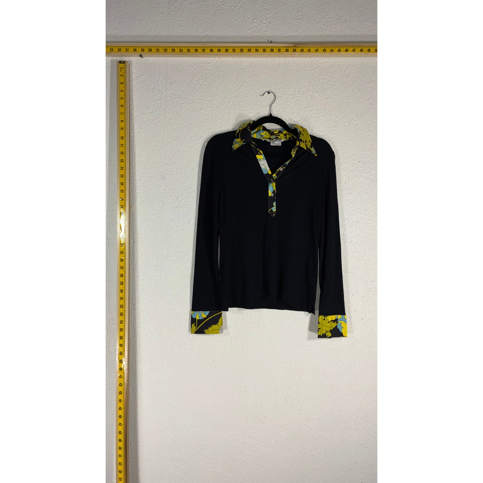 Carlisle Womens Black Floral Knit Long Sleeve Polo Top Size M Yellow Blue Trim